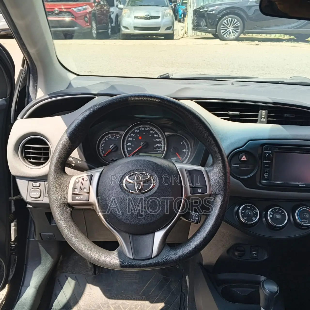 Toyota Yaris 2017 Black