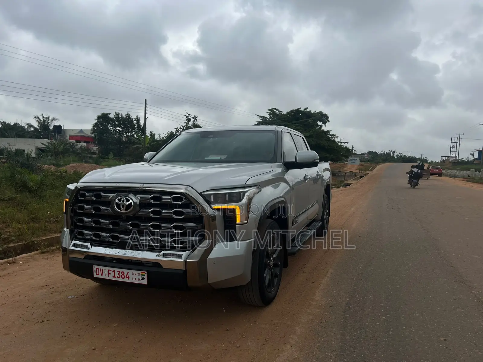 Toyota Tundra Platinum CrewMax 5.5' Bed 2024 Gray