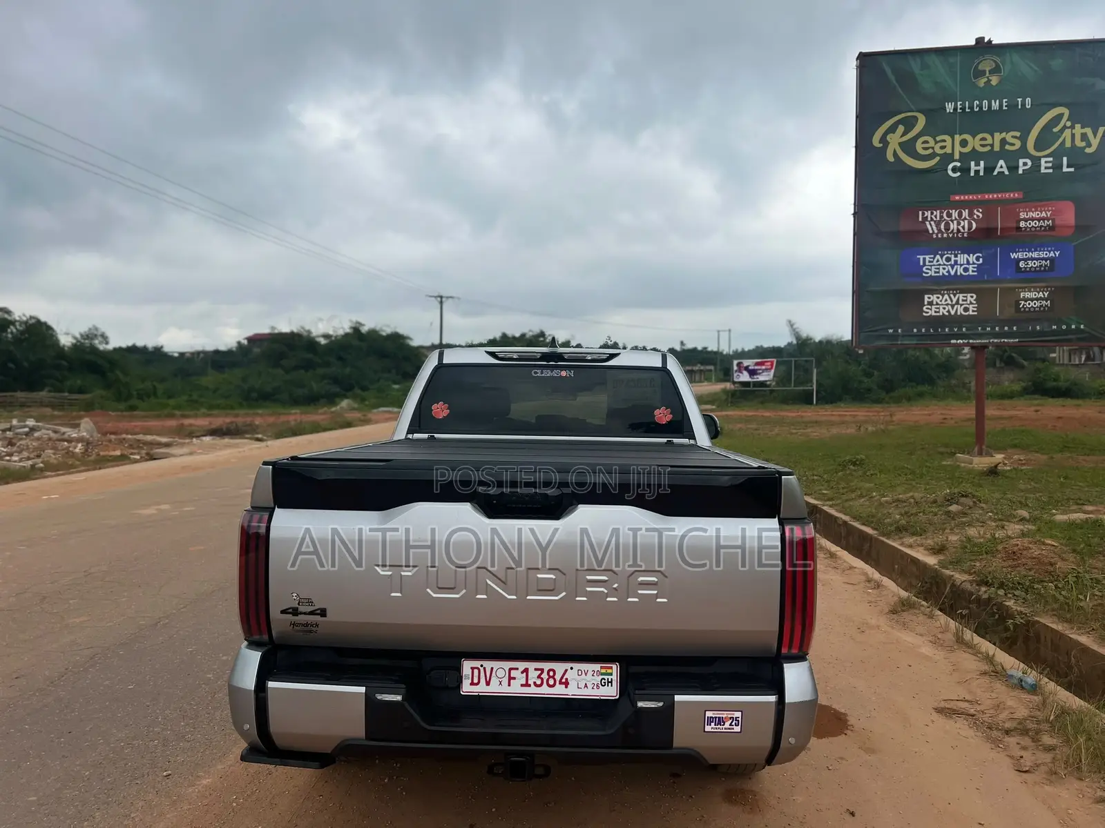 Toyota Tundra Platinum CrewMax 5.5' Bed 2024 Gray