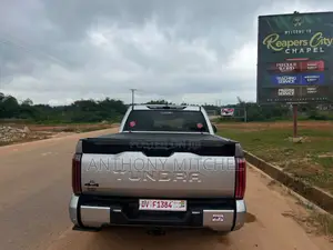 Toyota Tundra Platinum CrewMax 5.5' Bed 2024 Gray