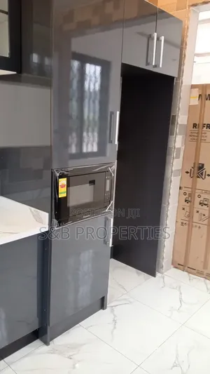 3bdrm House in Ola Achool Area for rent