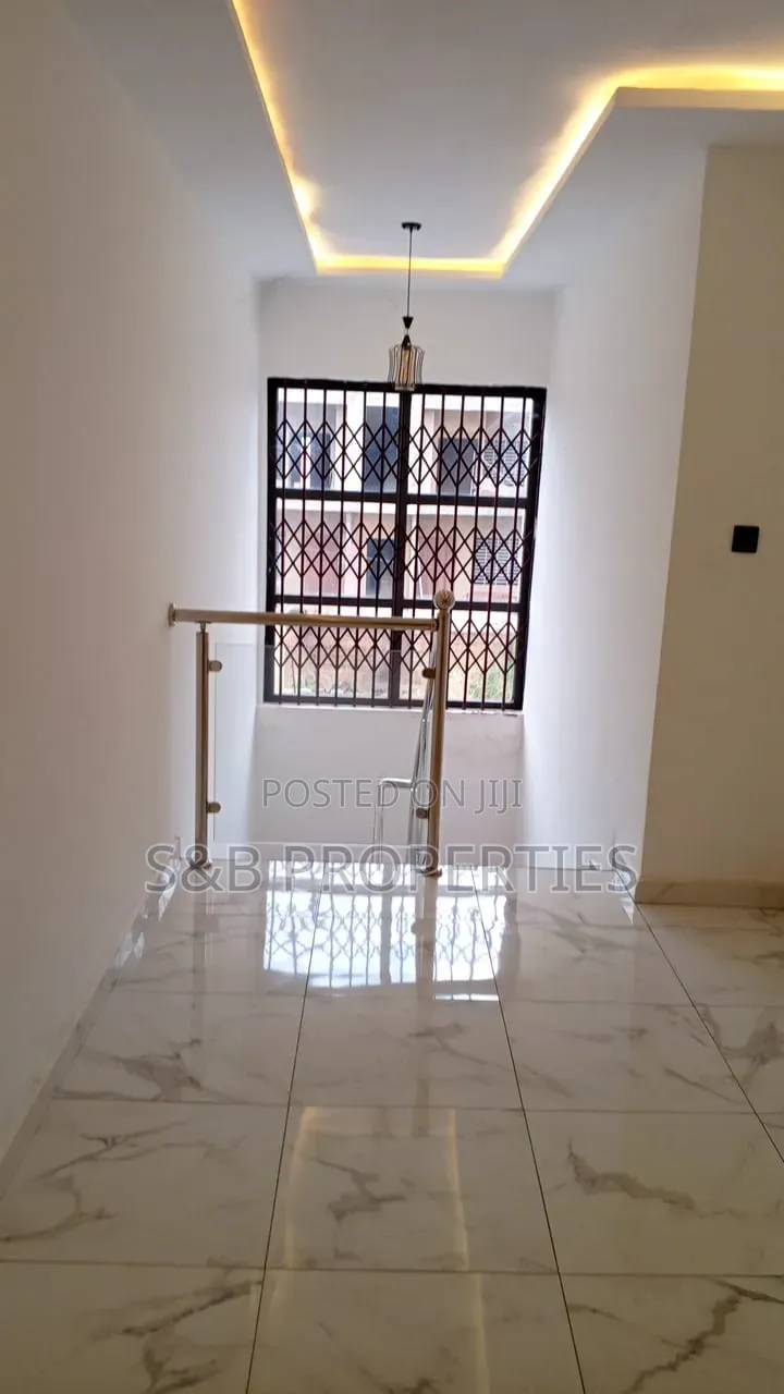 3bdrm House in Ola Achool Area for rent