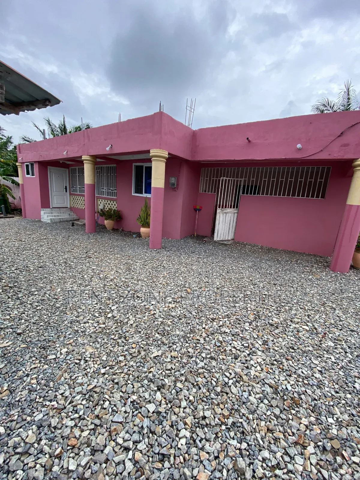 4bdrm Apartment in Ofankor for sale
