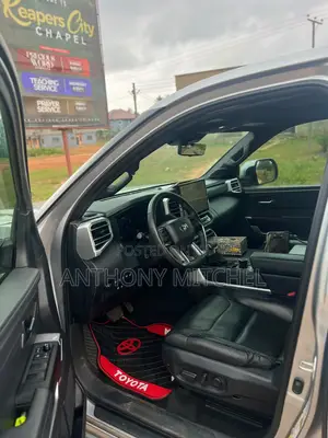 Toyota Tundra Platinum CrewMax 5.5' Bed 2024 Gray