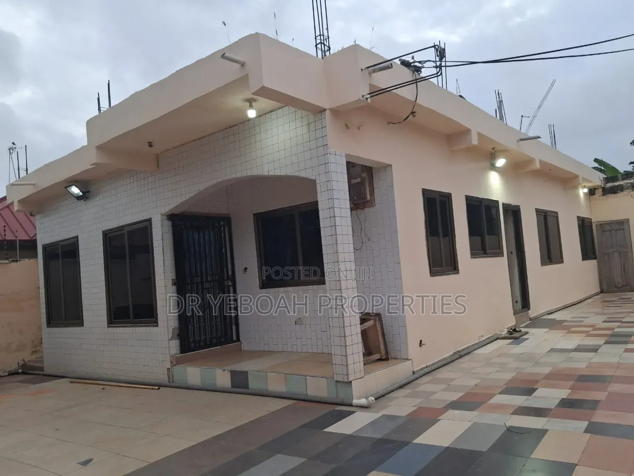 2bdrm House in Spintex Road:- 2, Manet Junction for rent