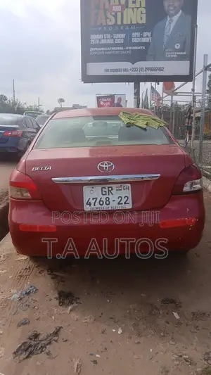 Toyota Belta 2010 Red