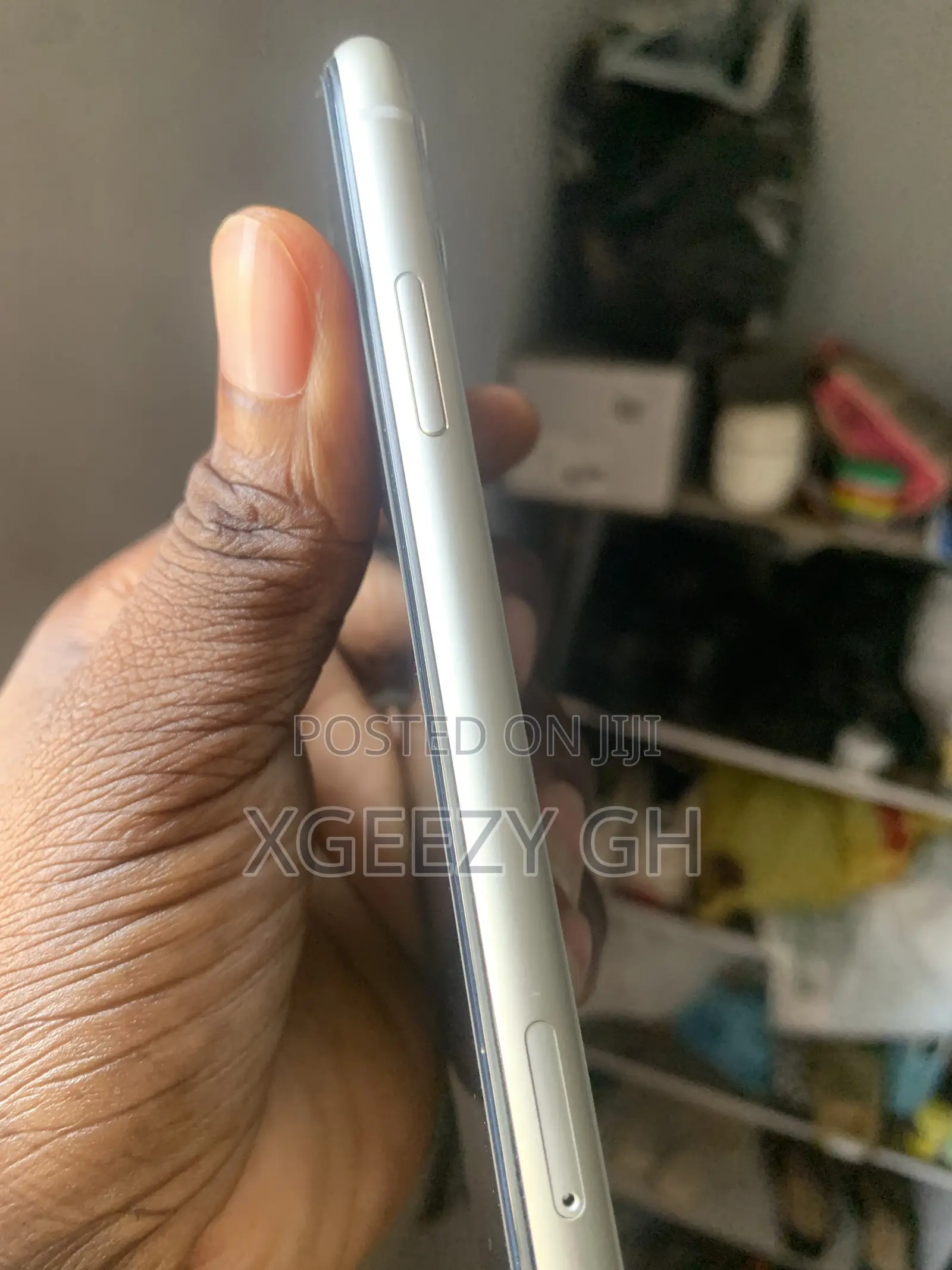 New Apple iPhone 11 128 GB White