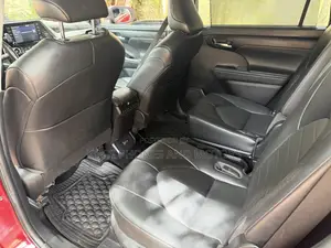 Toyota Highlander XLE 2022 Black