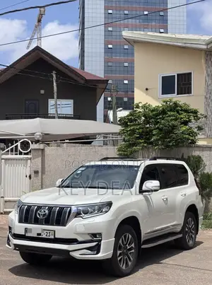 Toyota Land Cruiser Prado 2.7 2022 White