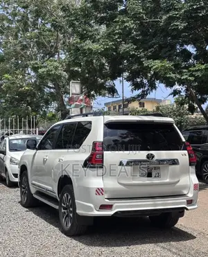 Toyota Land Cruiser Prado 2.7 2022 White