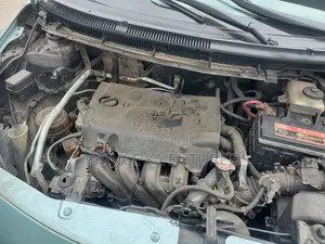 Toyota Yaris Base Sedan 4dr 2010 Green