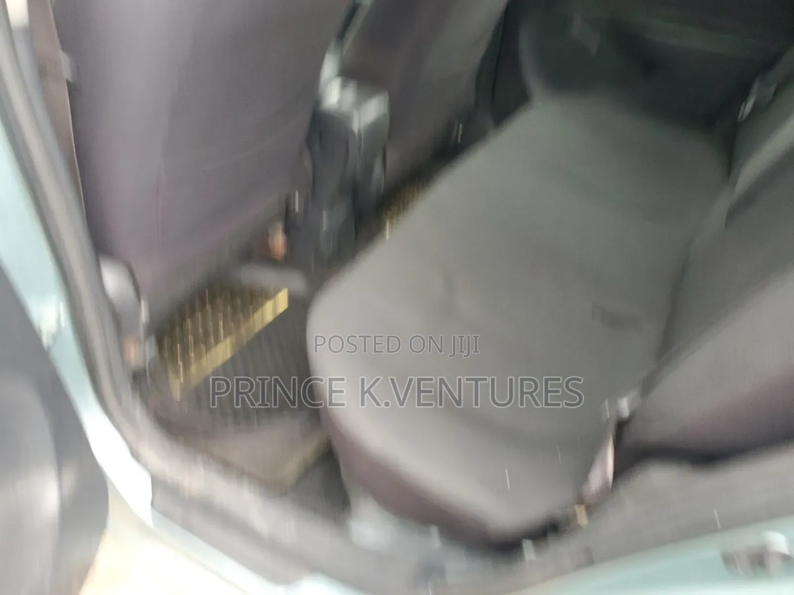 Toyota Yaris Base Sedan 4dr 2010 Green