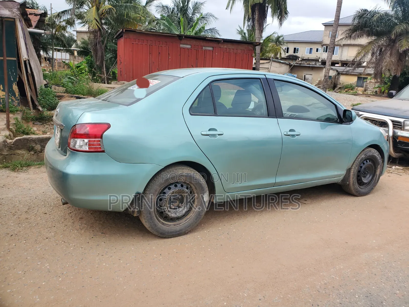Toyota Yaris Base Sedan 4dr 2010 Green