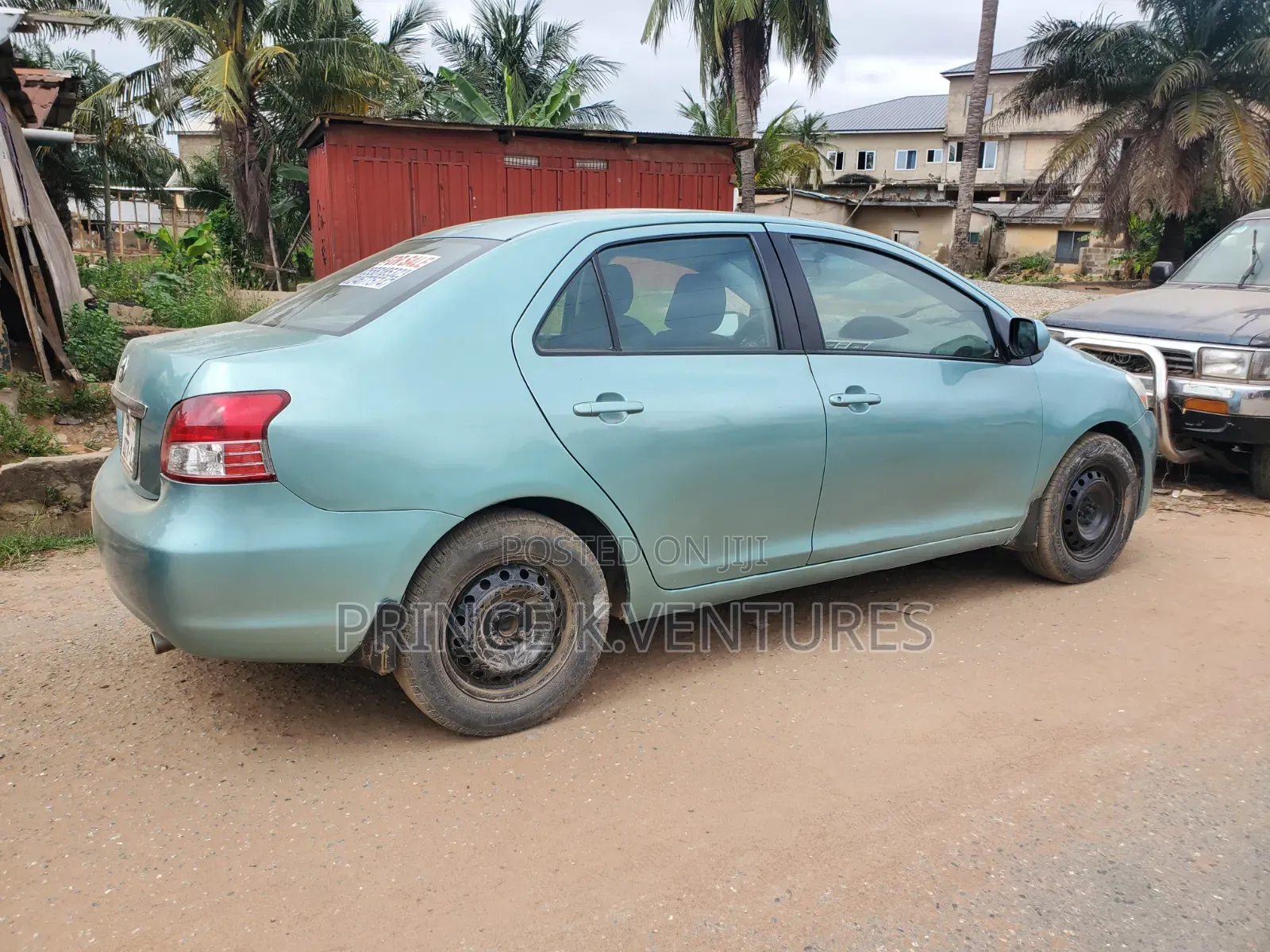 Toyota Yaris Base Sedan 4dr 2010 Green