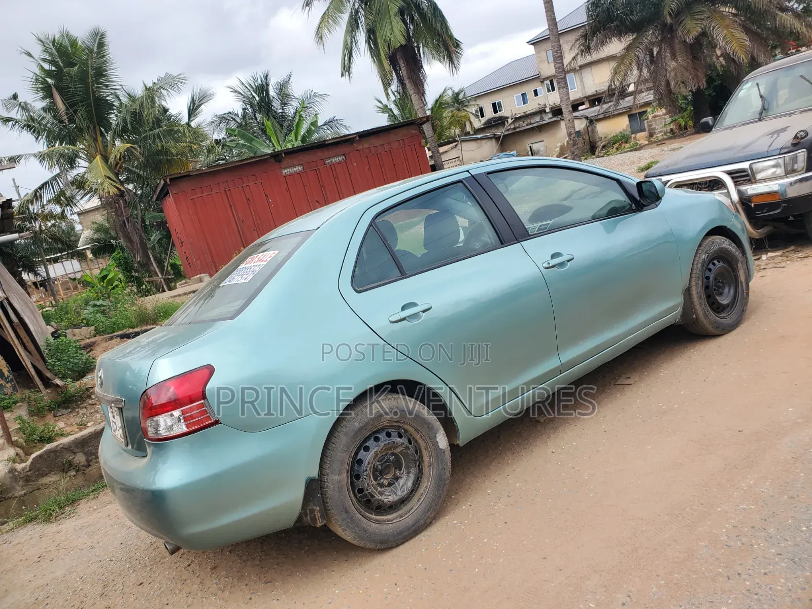 Toyota Yaris Base Sedan 4dr 2010 Green