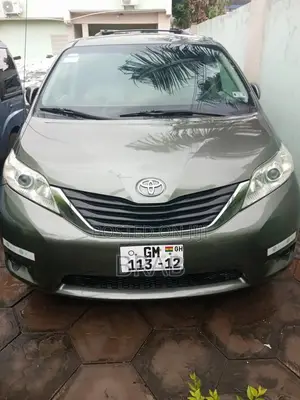 Toyota Sienna 7 Passenger 2012 Gold