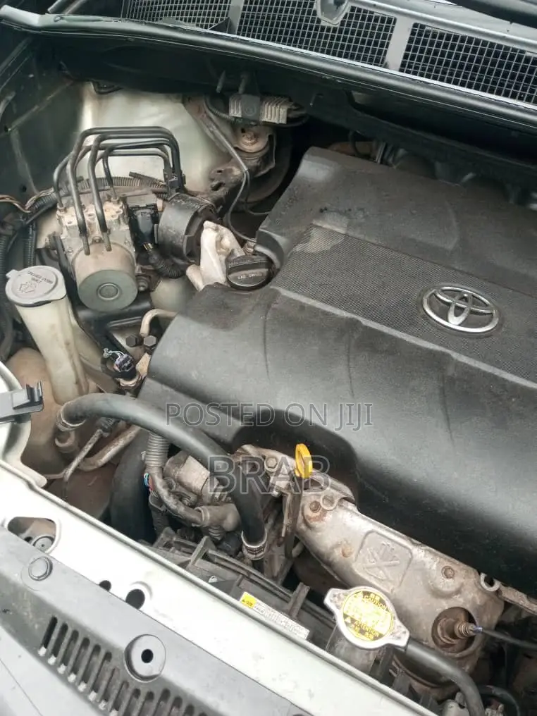 Toyota Sienna 7 Passenger 2012 Gold