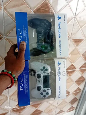 Sony PlayStation DualShock 4 Controller (PS4 Controllers)