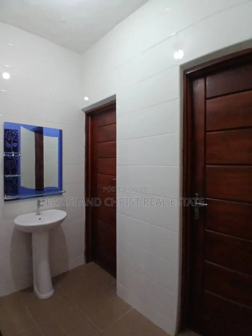 2bdrm Apartment in Lasisi And Christ, Amasaman for rent