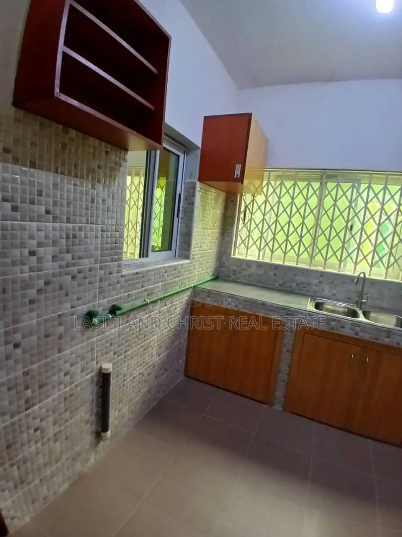 2bdrm Apartment in Lasisi And Christ, Amasaman for rent