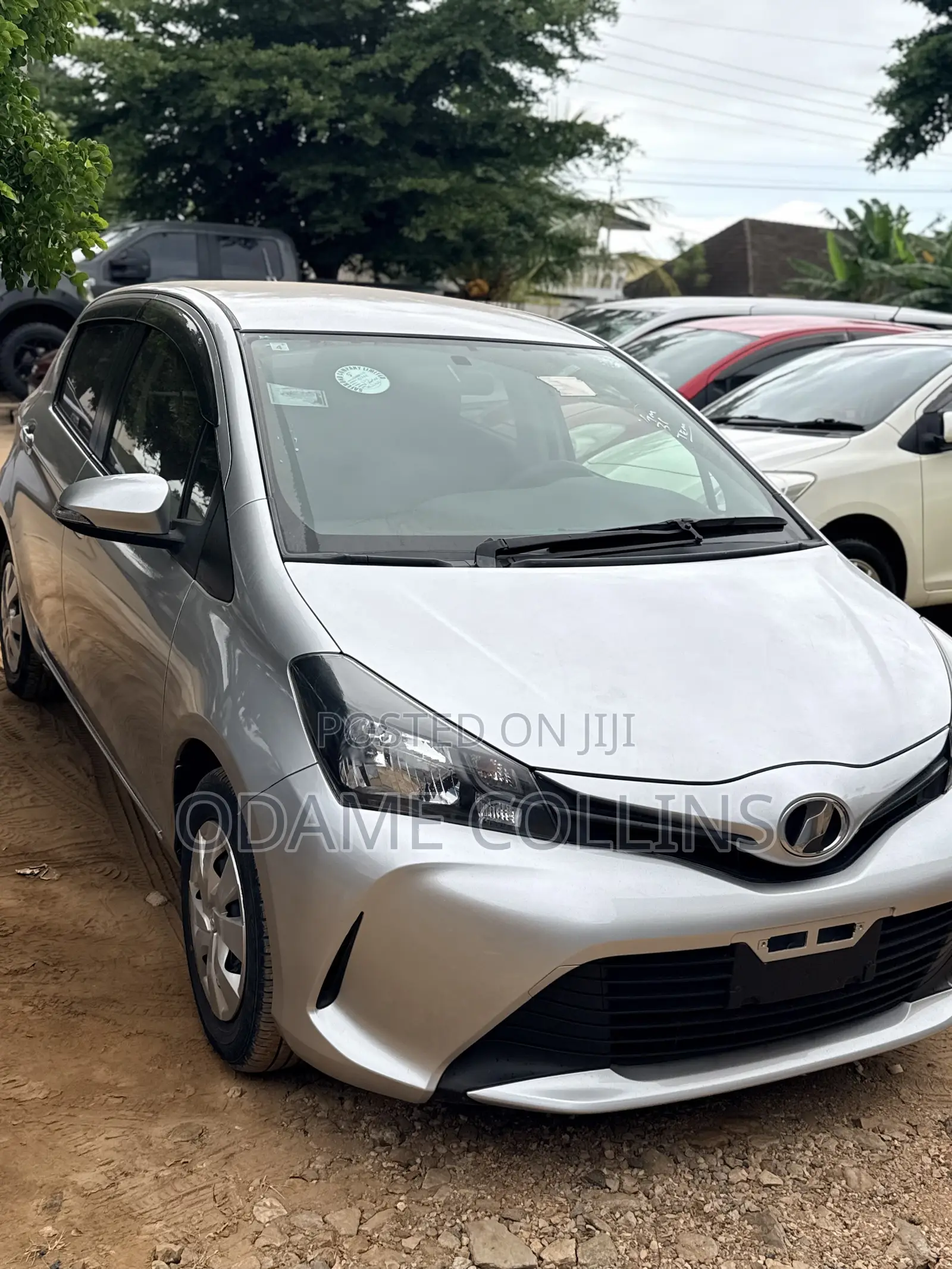 Toyota Vitz 1.3 FWD 5dr 2015 Silver