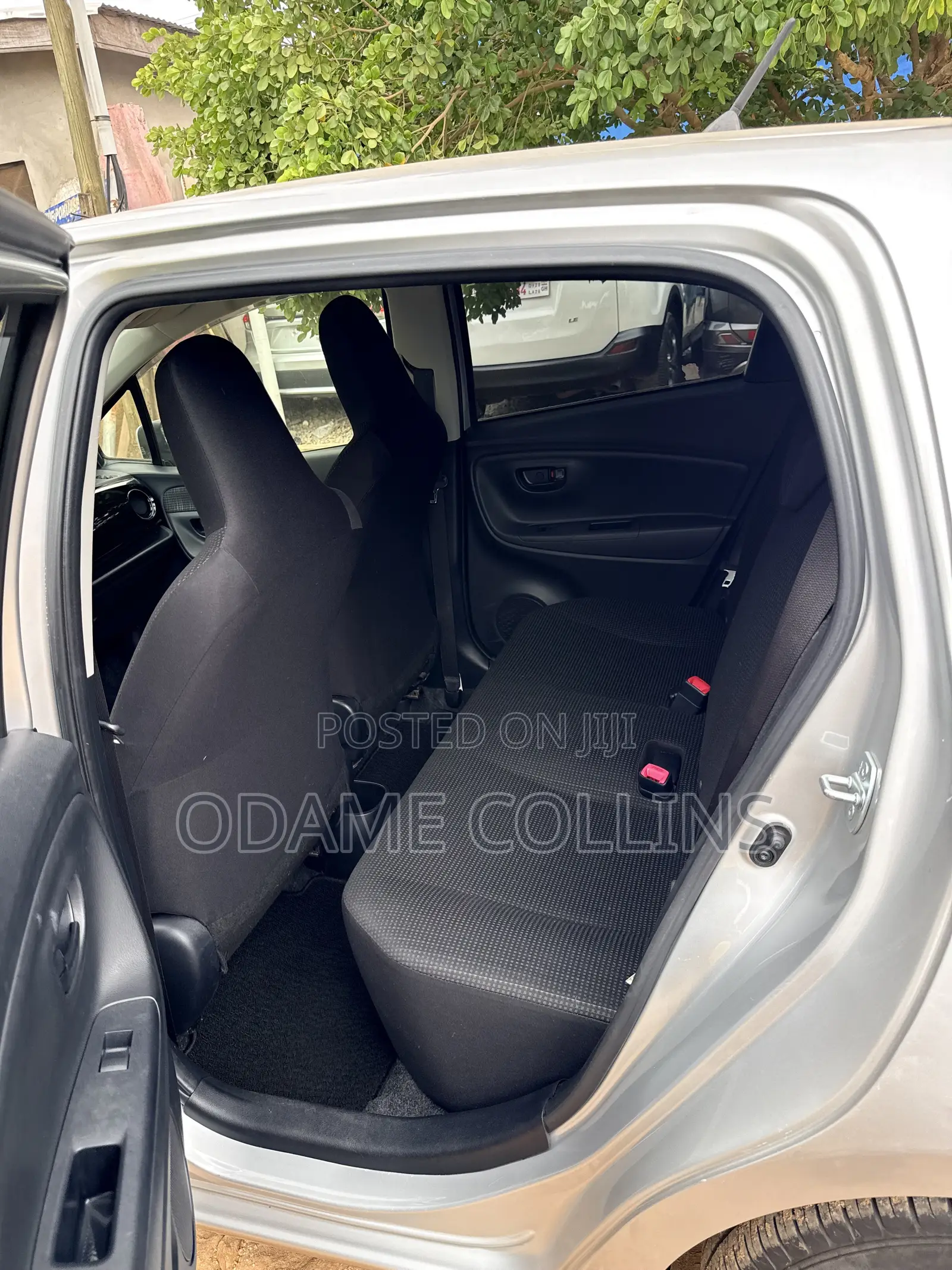 Toyota Vitz 1.3 FWD 5dr 2015 Silver