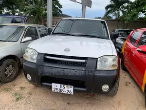 Nissan Hardbody 2008 White