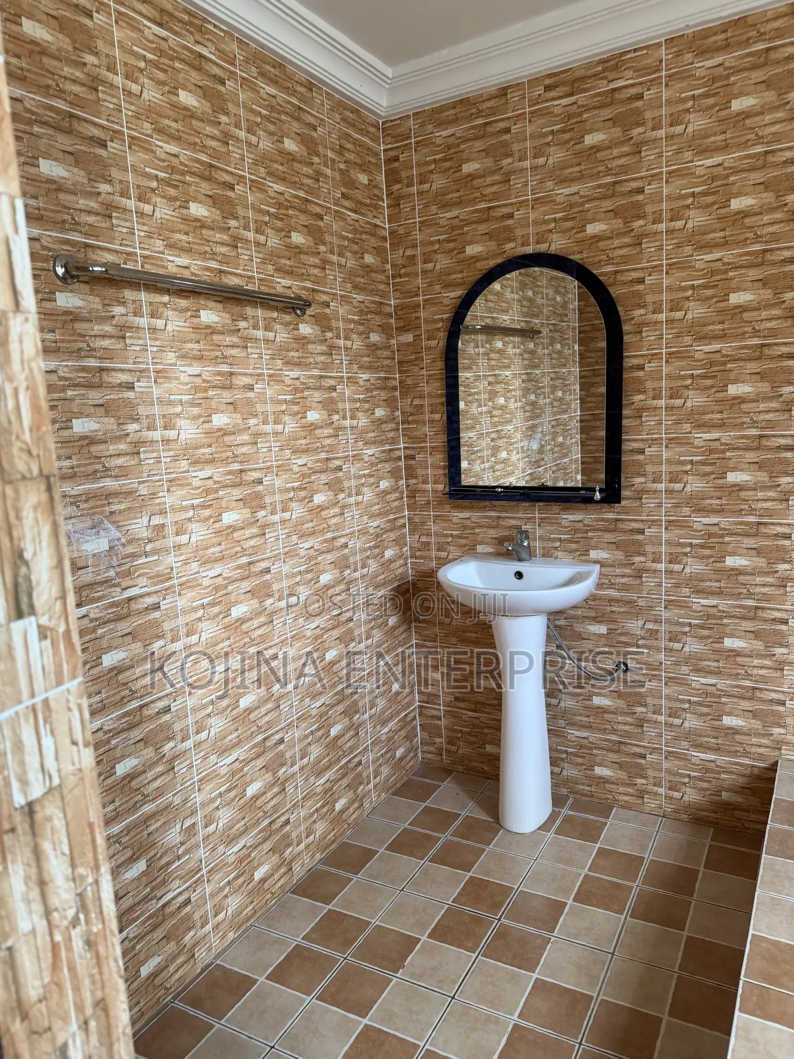 2bdrm Apartment in Atasemanso, Kumasi Metropolitan for rent