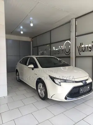Toyota Corolla Hybrid LE 2023 White