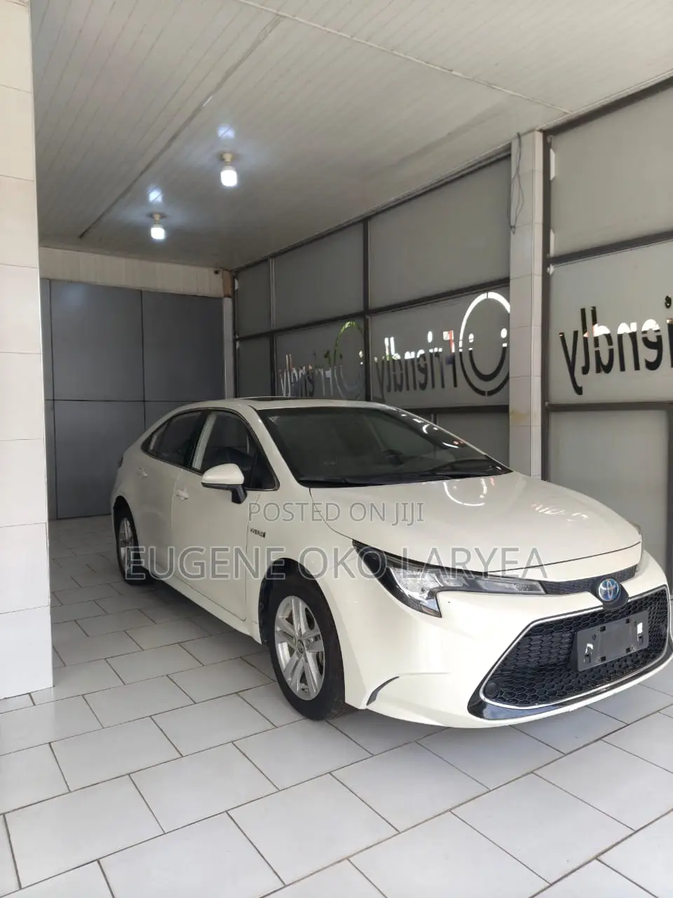 Toyota Corolla Hybrid LE 2023 White