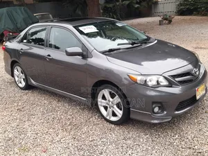 Toyota Corolla S 4dr Sedan (1.8L 4cyl 4A) 2013 Gray