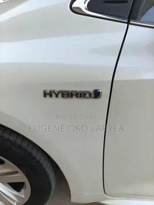 Toyota Corolla Hybrid LE 2023 White