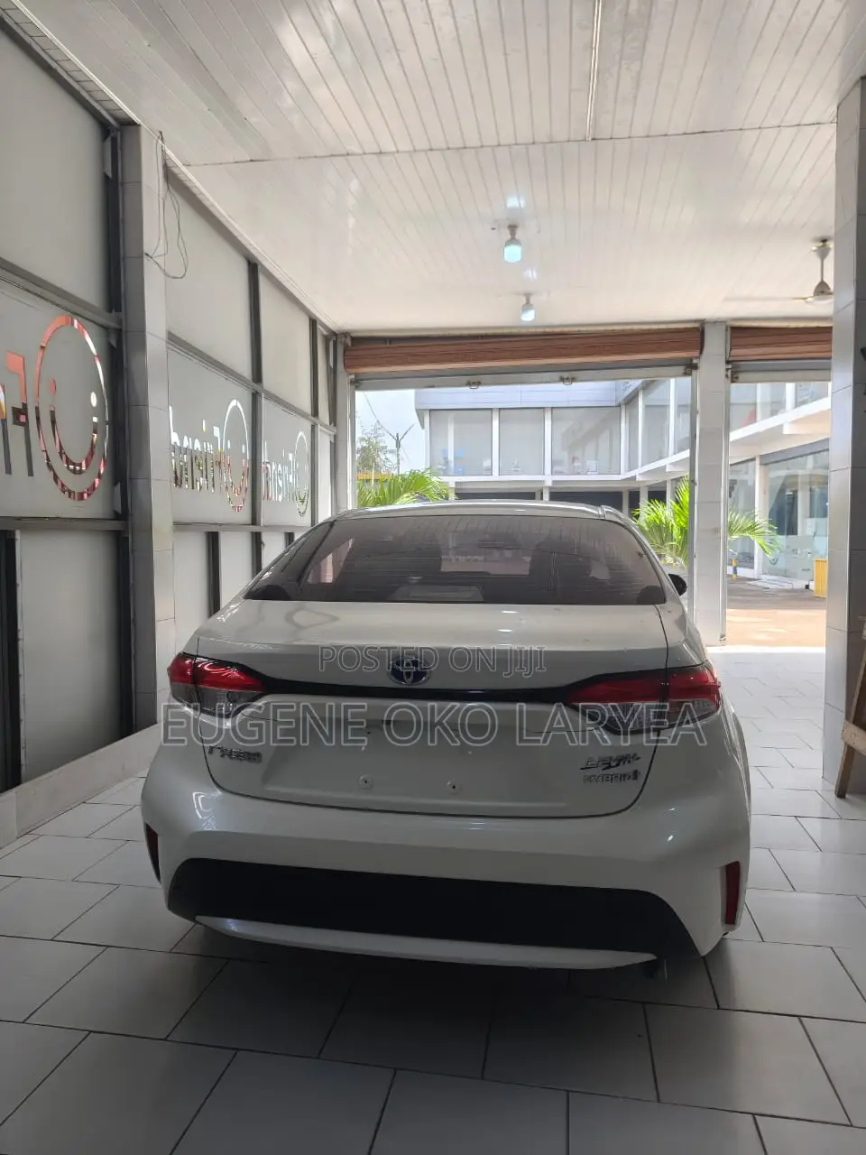 Toyota Corolla Hybrid LE 2023 White
