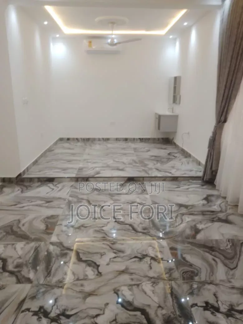 2bdrm Apartment in West Hills Mall Area for rent