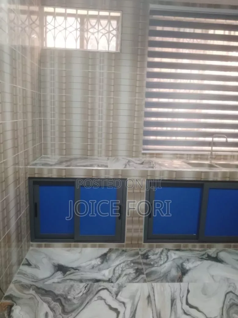 2bdrm Apartment in West Hills Mall Area for rent