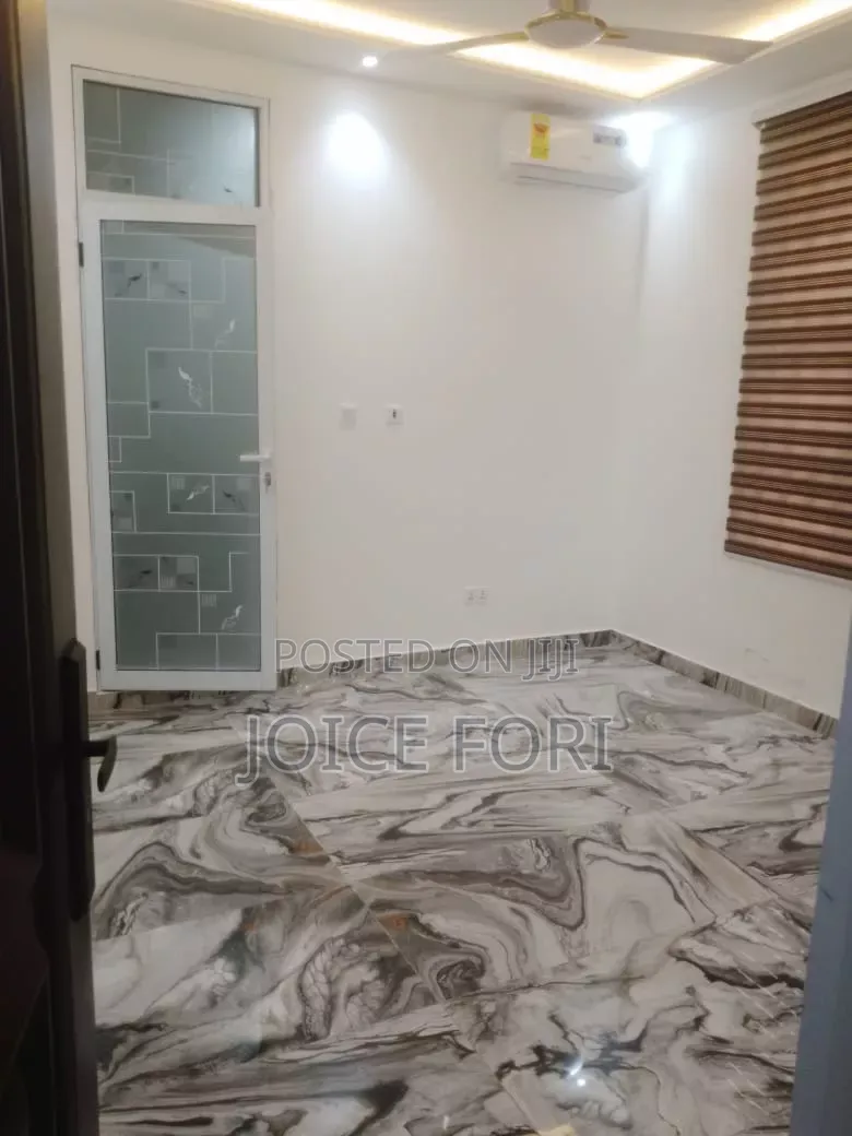 2bdrm Apartment in West Hills Mall Area for rent