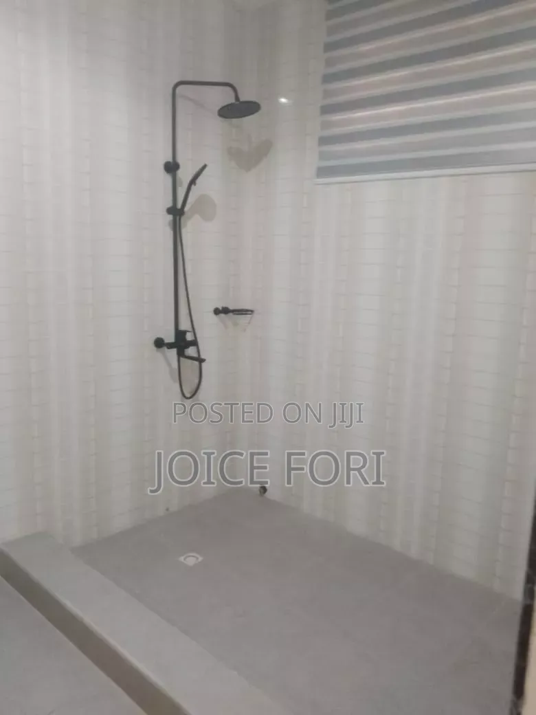 2bdrm Apartment in West Hills Mall Area for rent