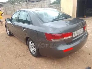 Hyundai Sonata GLS Sedan FWD (2.4L 4cyl 5A) 2010 Gray