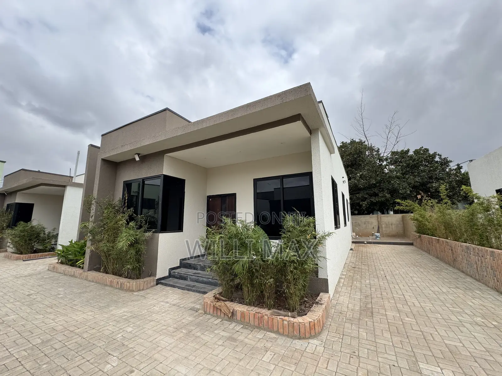 3bdrm Bungalow in Frafraha, Adenta for sale