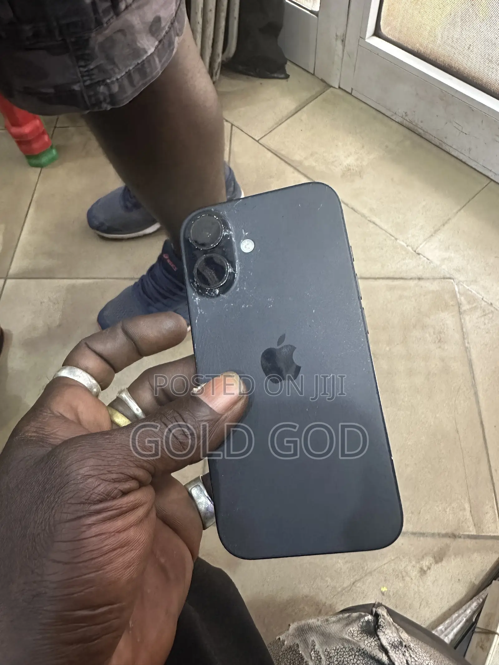 Apple iPhone 16 128 GB Gray