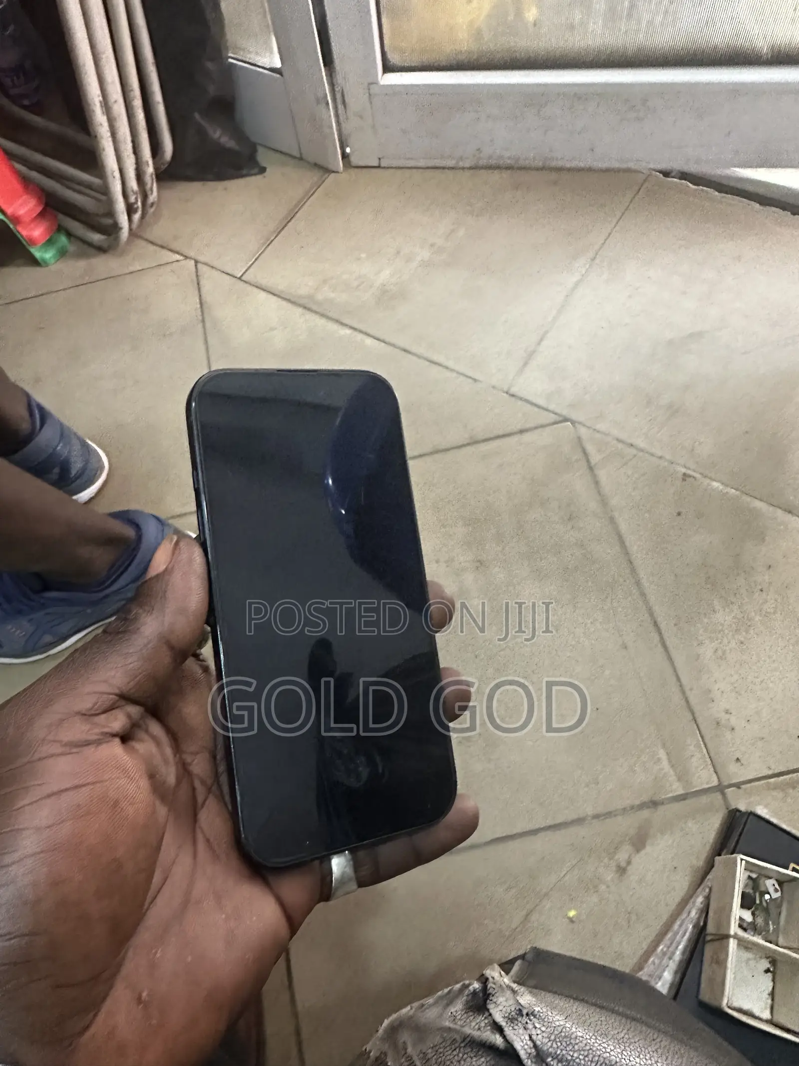 Apple iPhone 16 128 GB Gray