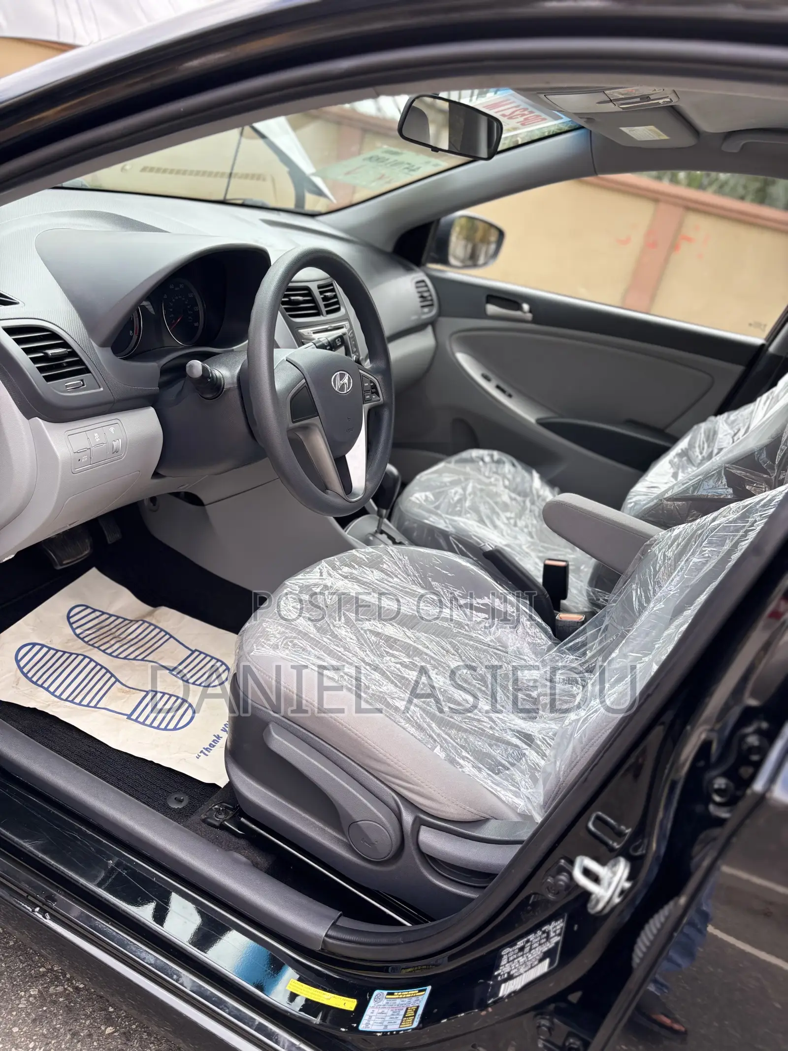 Hyundai Accent SE Hatchback 2016 Black