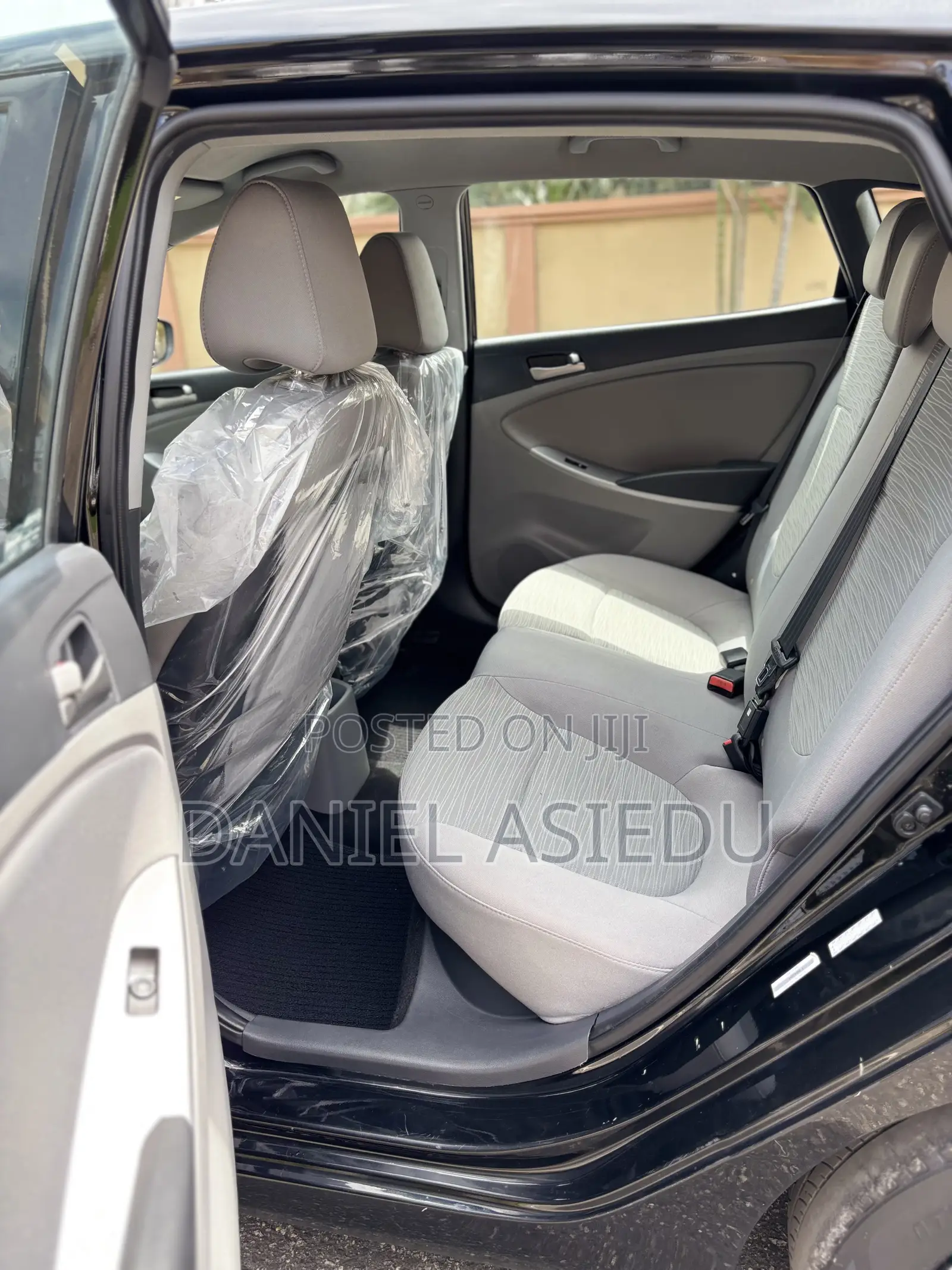 Hyundai Accent SE Hatchback 2016 Black