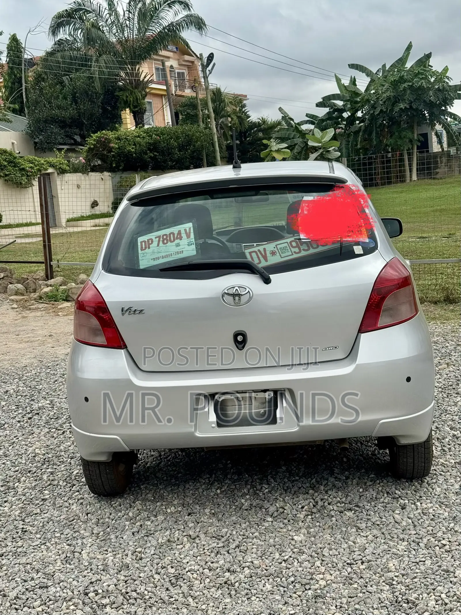 Toyota Vitz 2010 Silver