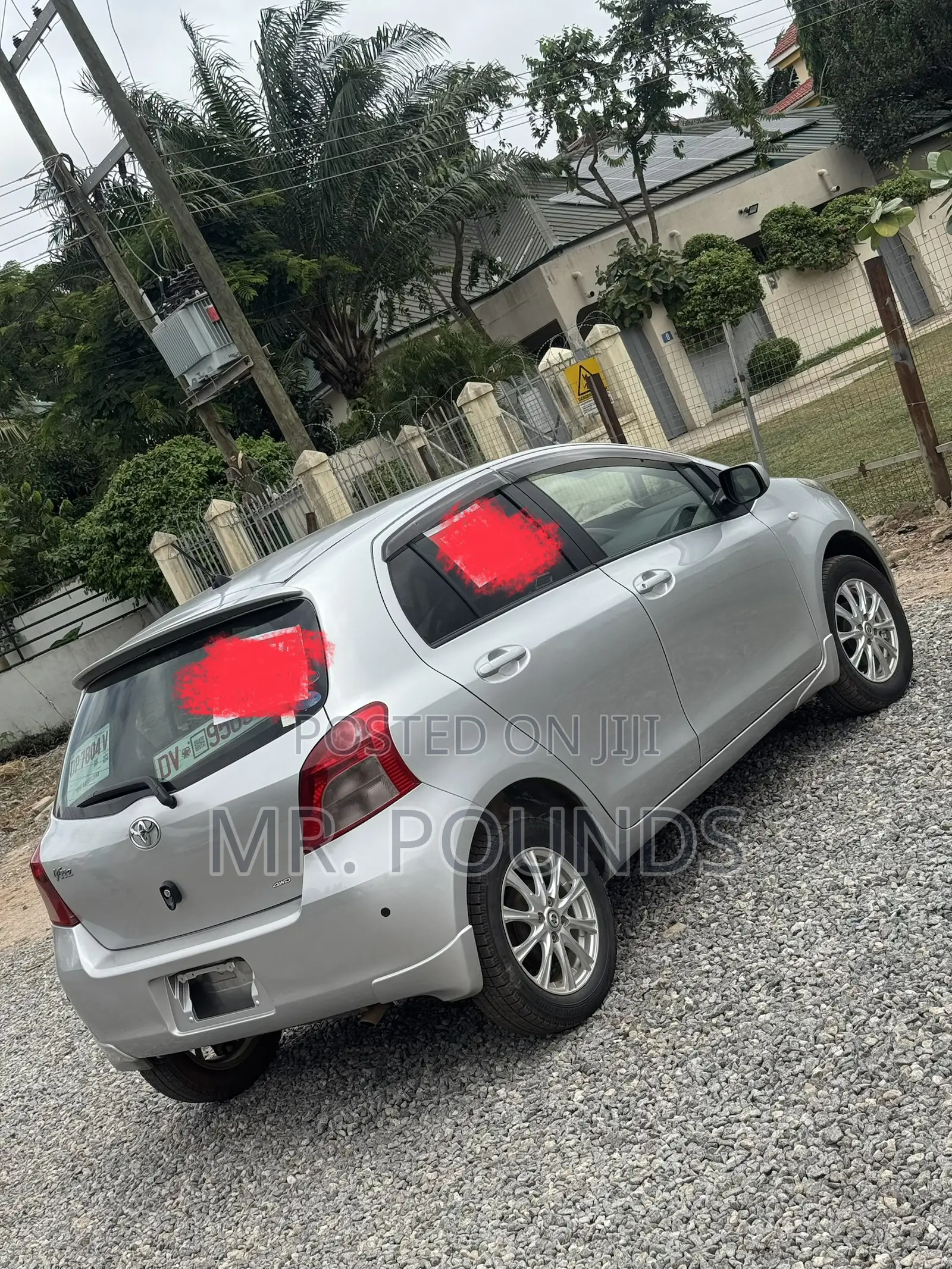 Toyota Vitz 2010 Silver
