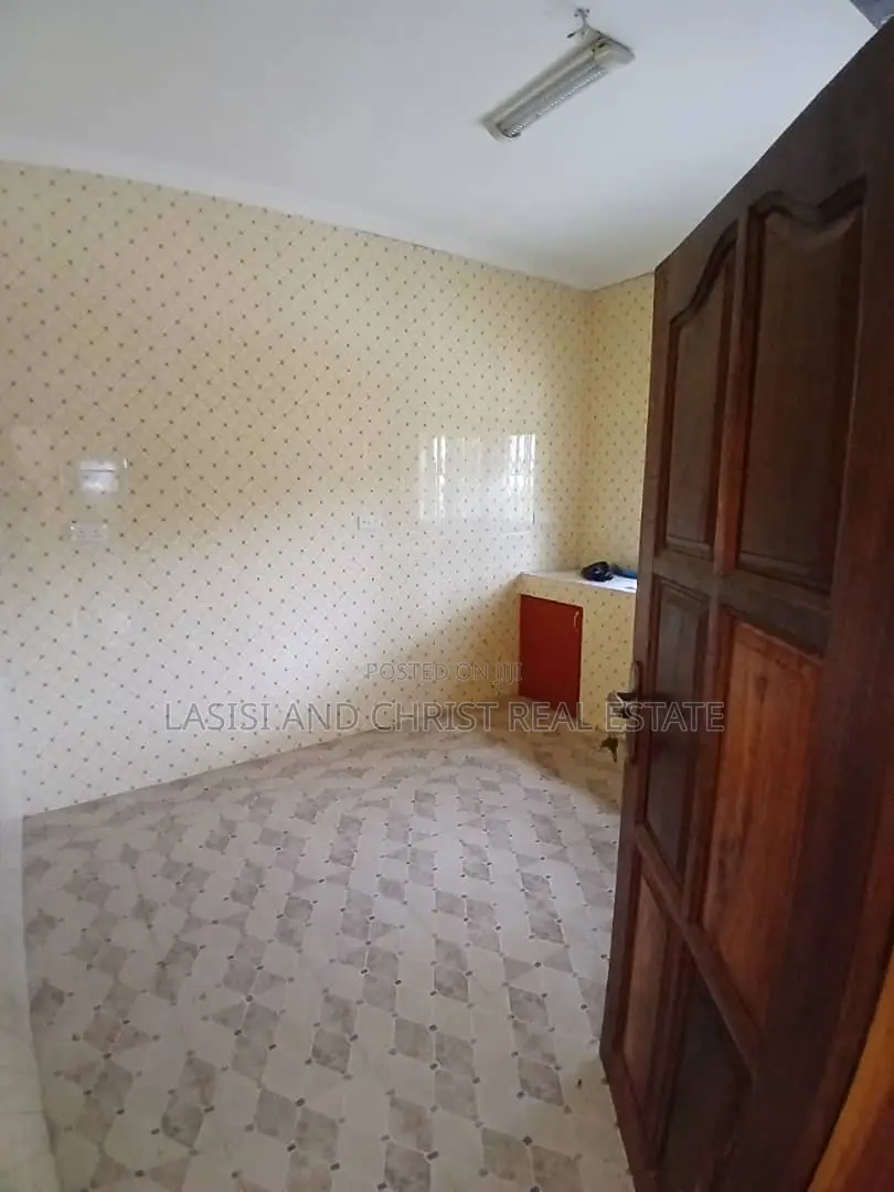 2bdrm House in Lasisi And Christ, Amasaman for rent