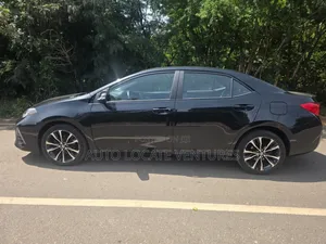 Toyota Corolla SE (1.8L 4cyl 6M) 2019 Black