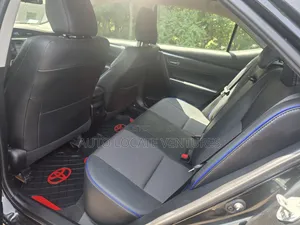 Toyota Corolla SE (1.8L 4cyl 6M) 2019 Black