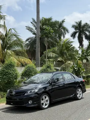 Toyota Corolla S 5-Speed 2013 Black