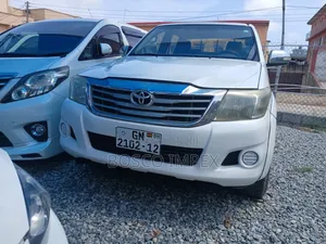 Toyota Hilux 2012 White